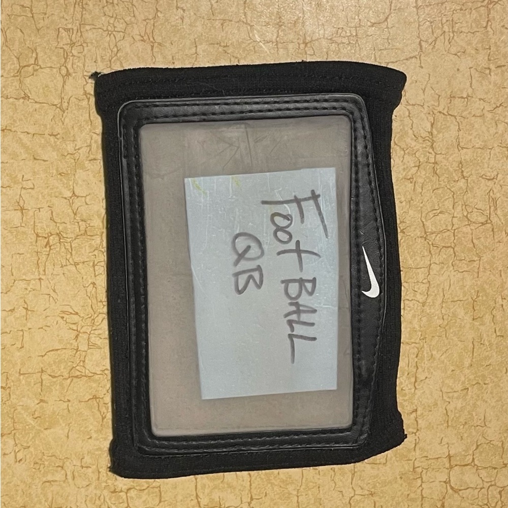 Nike Black Key & Card Holder